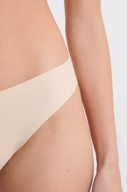 Tanga high leg en microfibre;${refinementColor}