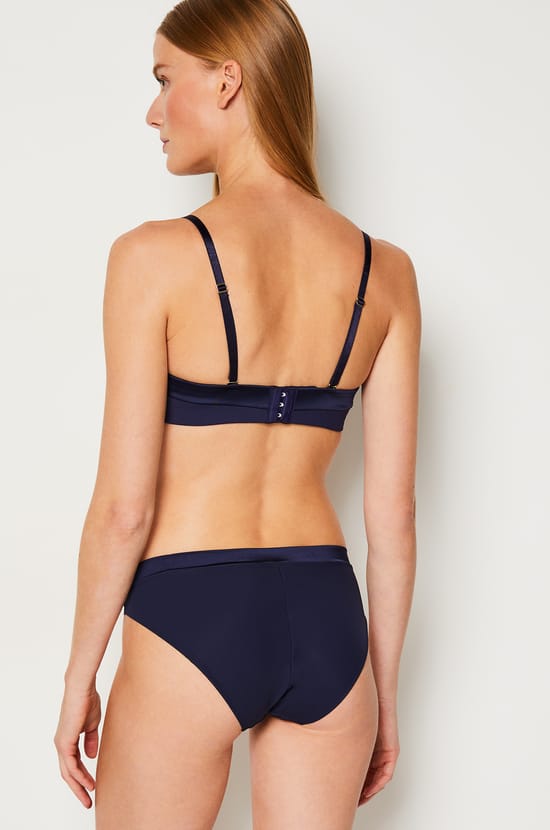 Culotte en microfibre satiné;${refinementColor}