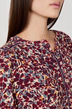 Camisa con estampado floral;${refinementColor}