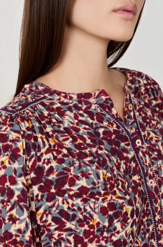 Camisa con estampado floral;${refinementColor}