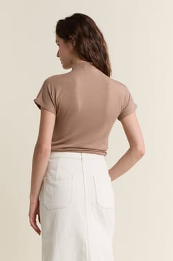 T-shirt &agrave; manches courtes &agrave; col montant;${refinementColor}