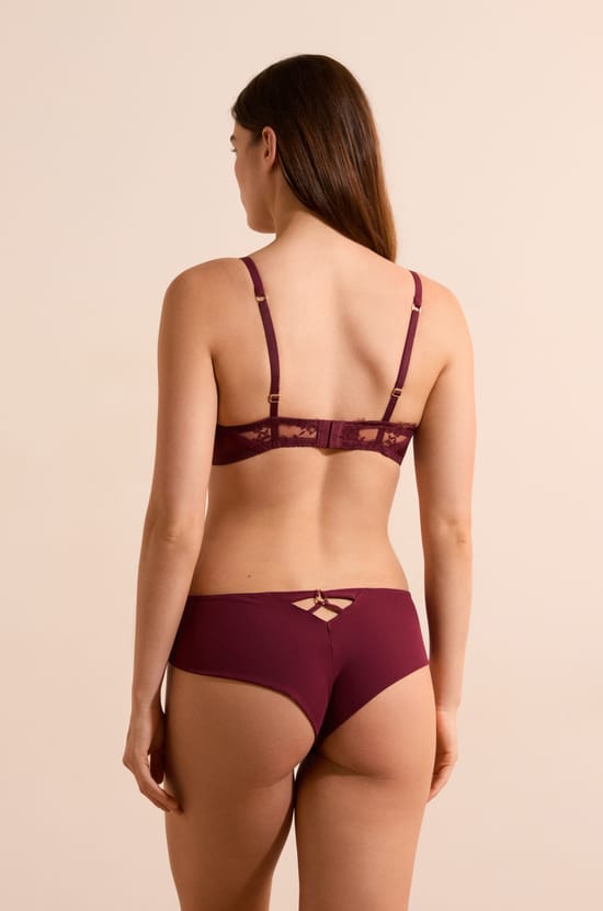 Soutien-gorge N.5 - Le coques fines plongeant en dentelle;${refinementColor}