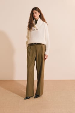 Pull avec d&eacute;tails boutons;${refinementColor}