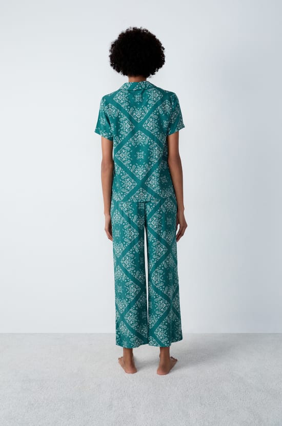 Short-sleeved patterned pyjama shirt;${refinementColor}