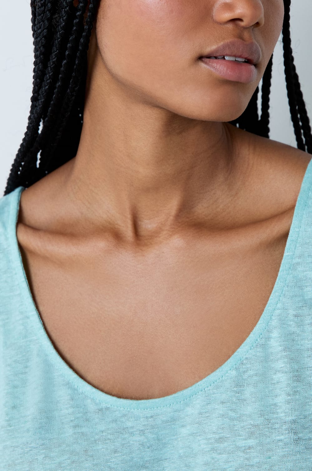 Top de tirantes de lino;${refinementColor}