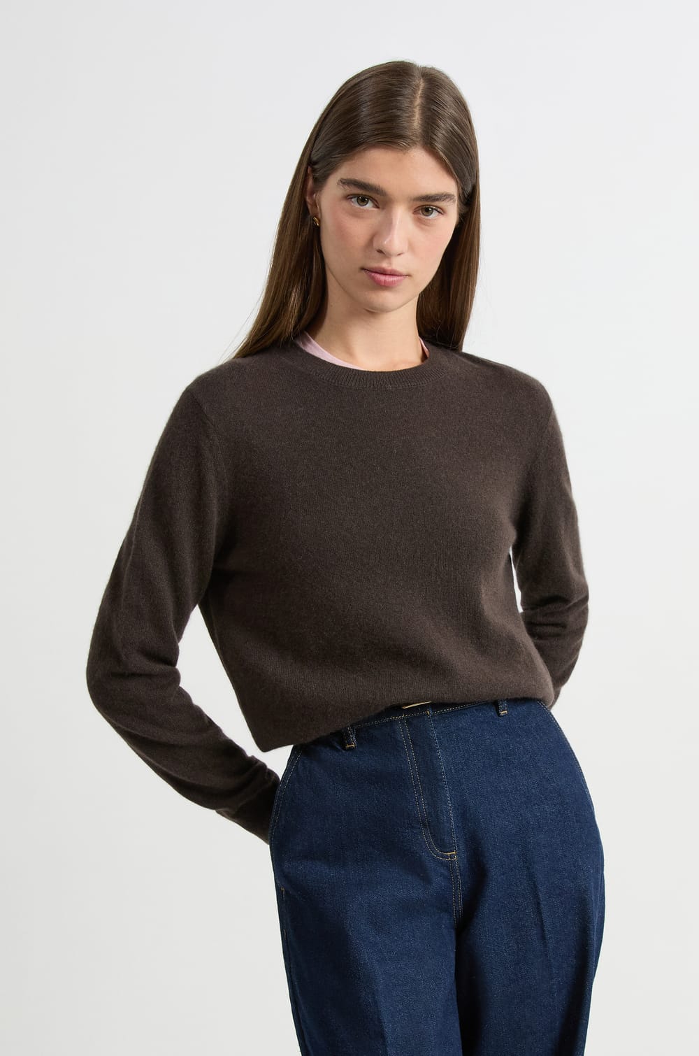 Round neck cashmere sweater;${refinementColor}