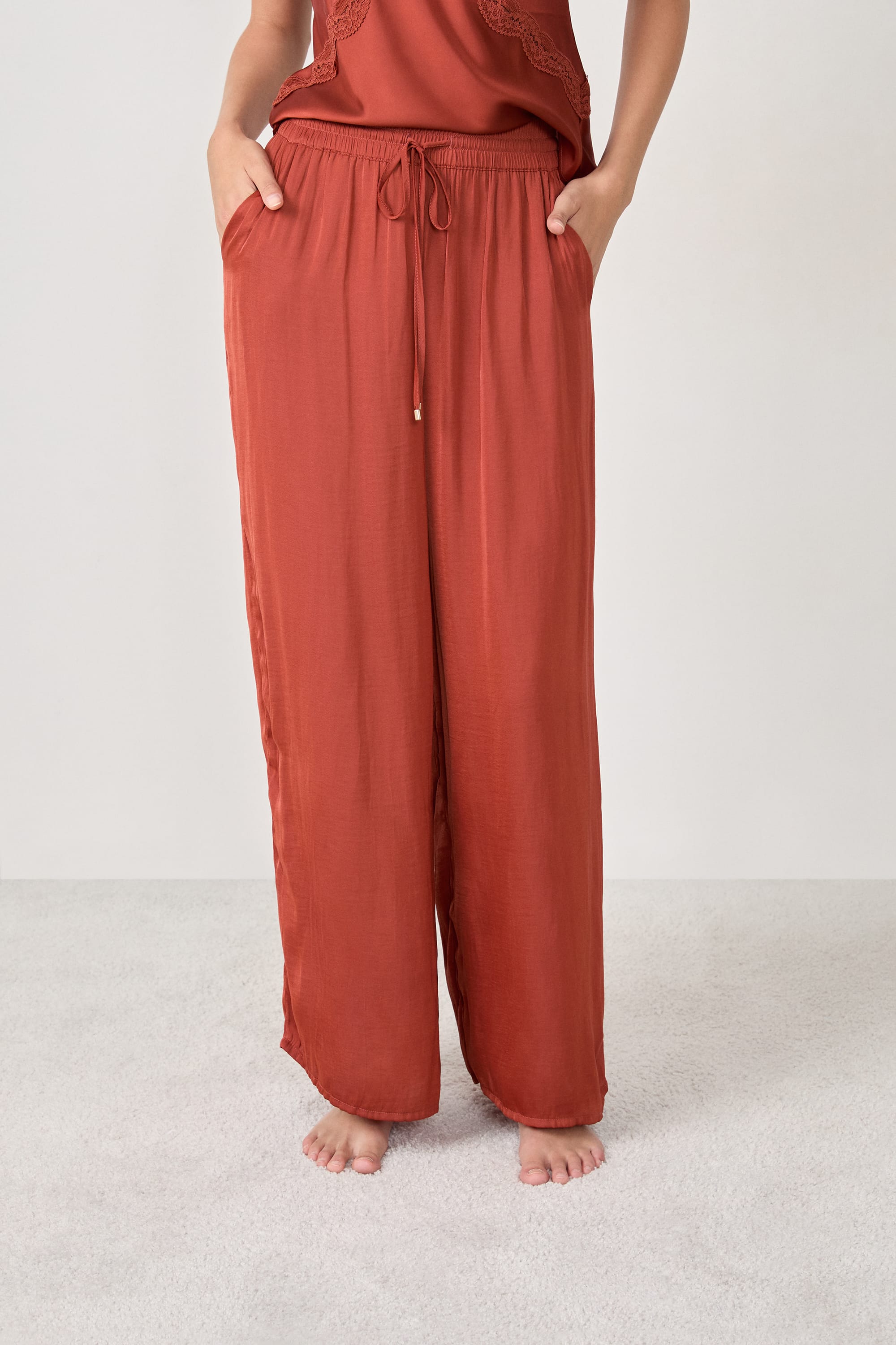 pantalon de pyjama satiné coupe large