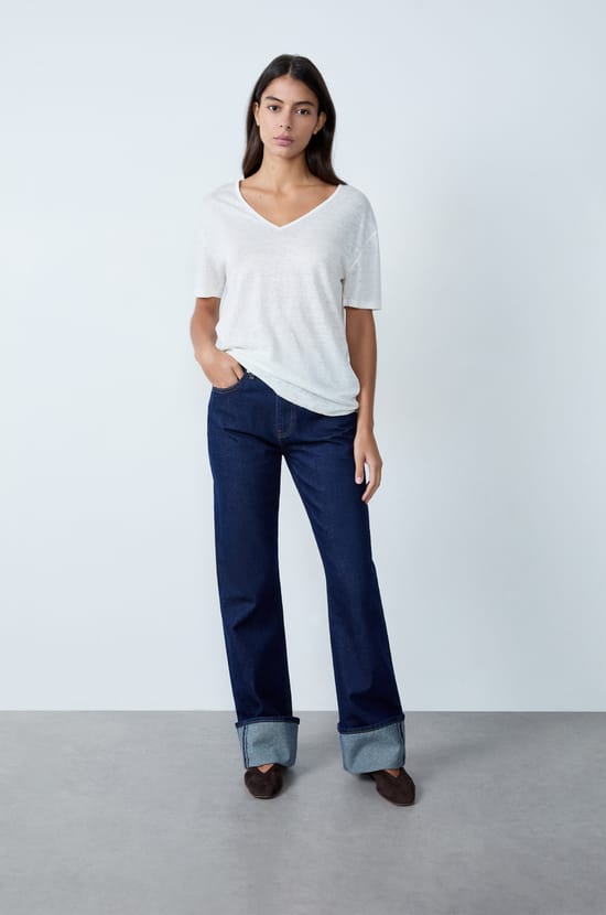 V-neck linen T-shirt;${refinementColor}