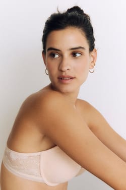 Soutien-gorge coques fines en dentelle;${refinementColor}