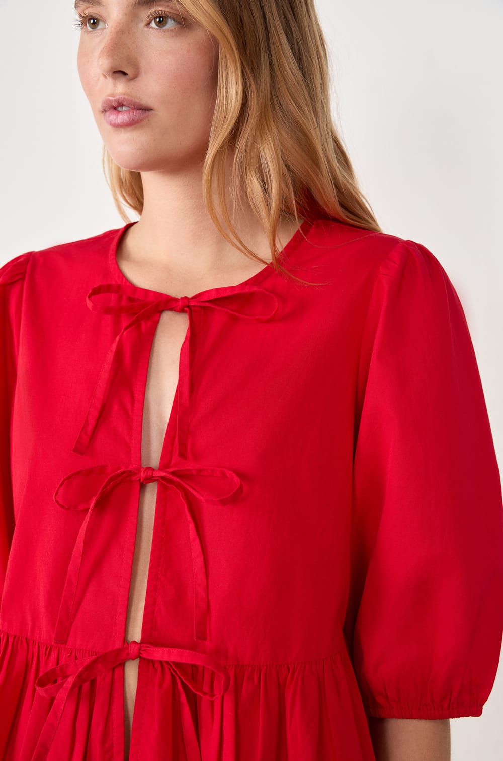 Blouse manches 3/4 &agrave; noeuds;${refinementColor}