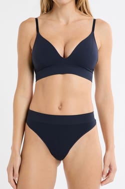 Seamless Thong;${refinementColor}