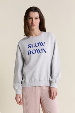 Sweatshirt de pyjama avec &eacute;criture en coton;${refinementColor}