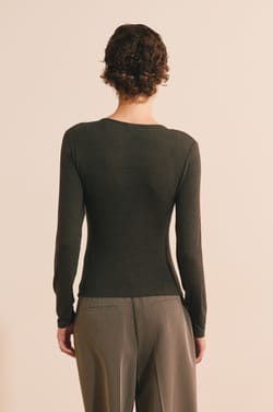 T-shirt manches longues drap&eacute; col V;${refinementColor}
