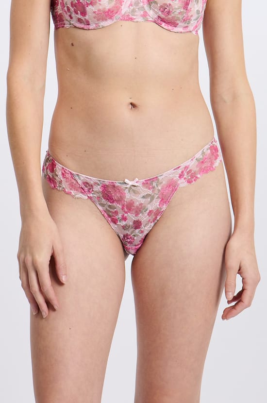 Culotte en dentelle;${refinementColor}