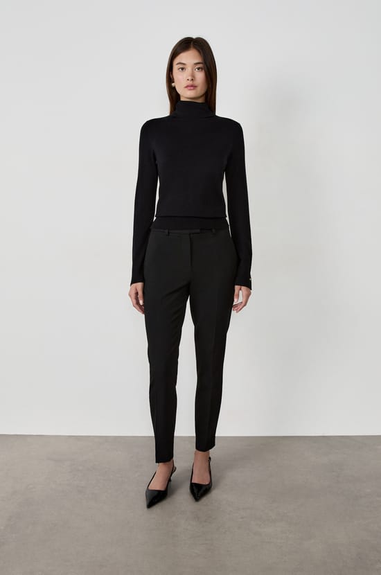 Trousers with a cigarette cut;${refinementColor}