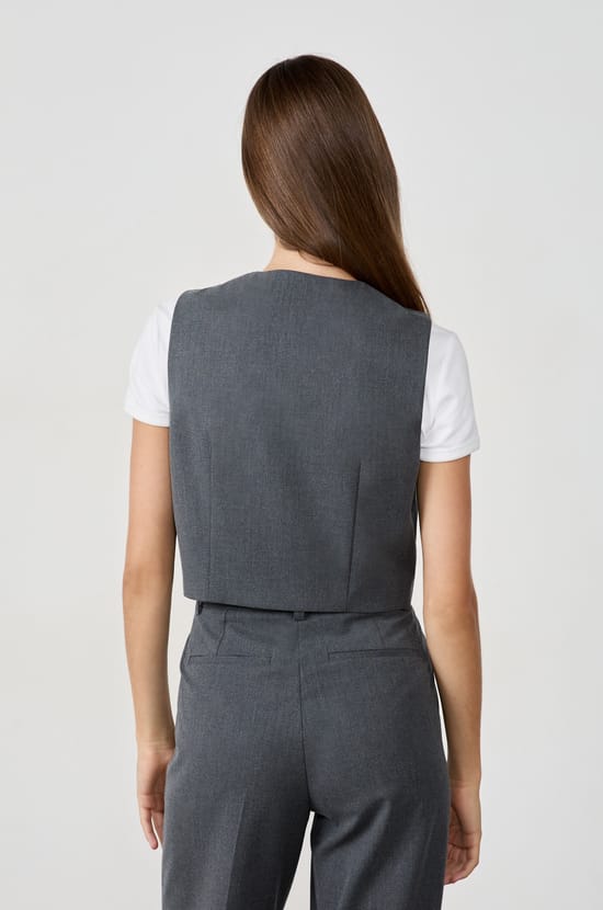 Short sleeveless cardigan;${refinementColor}