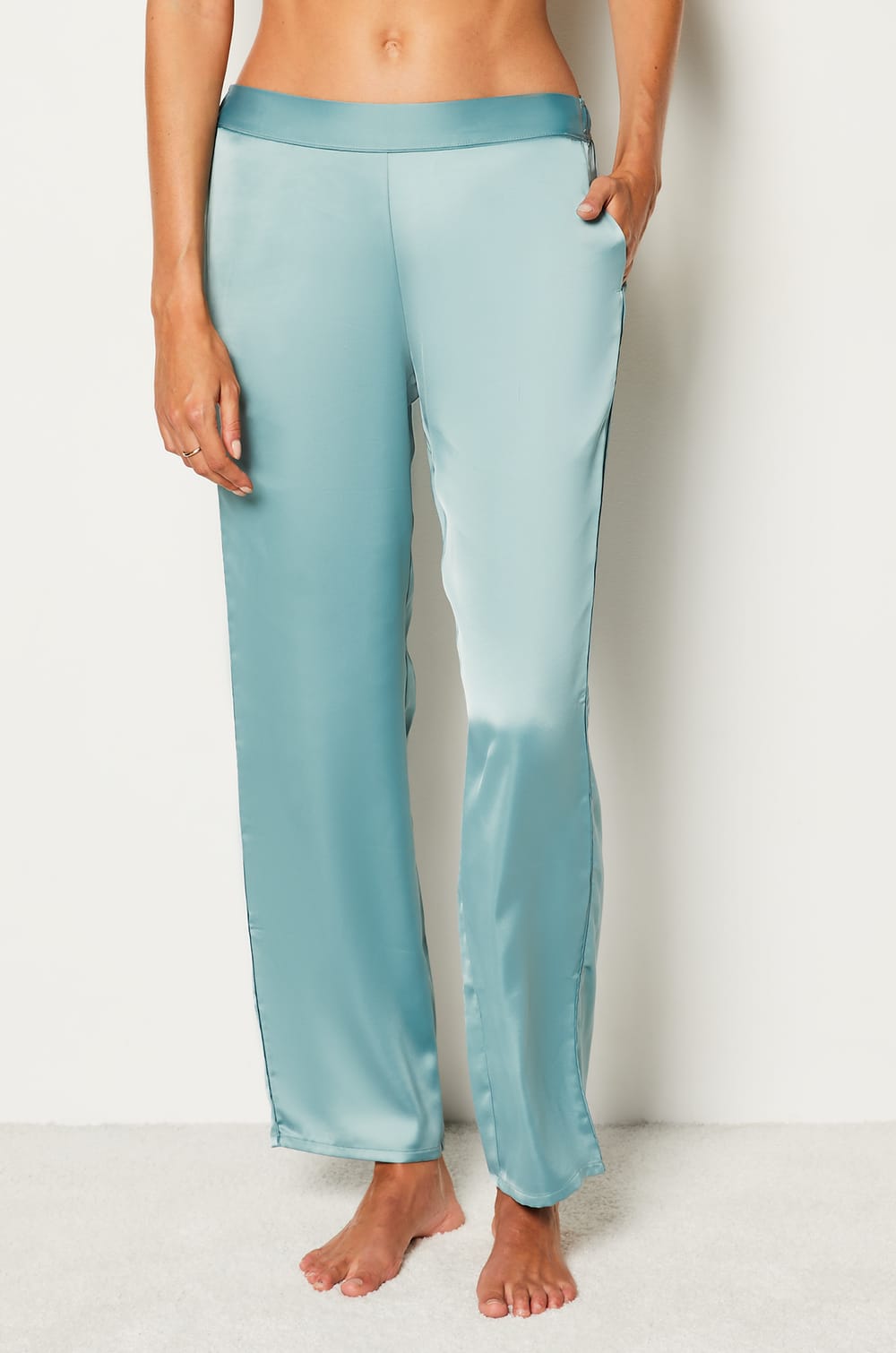 Pantalón de pijama de raso;${refinementColor}