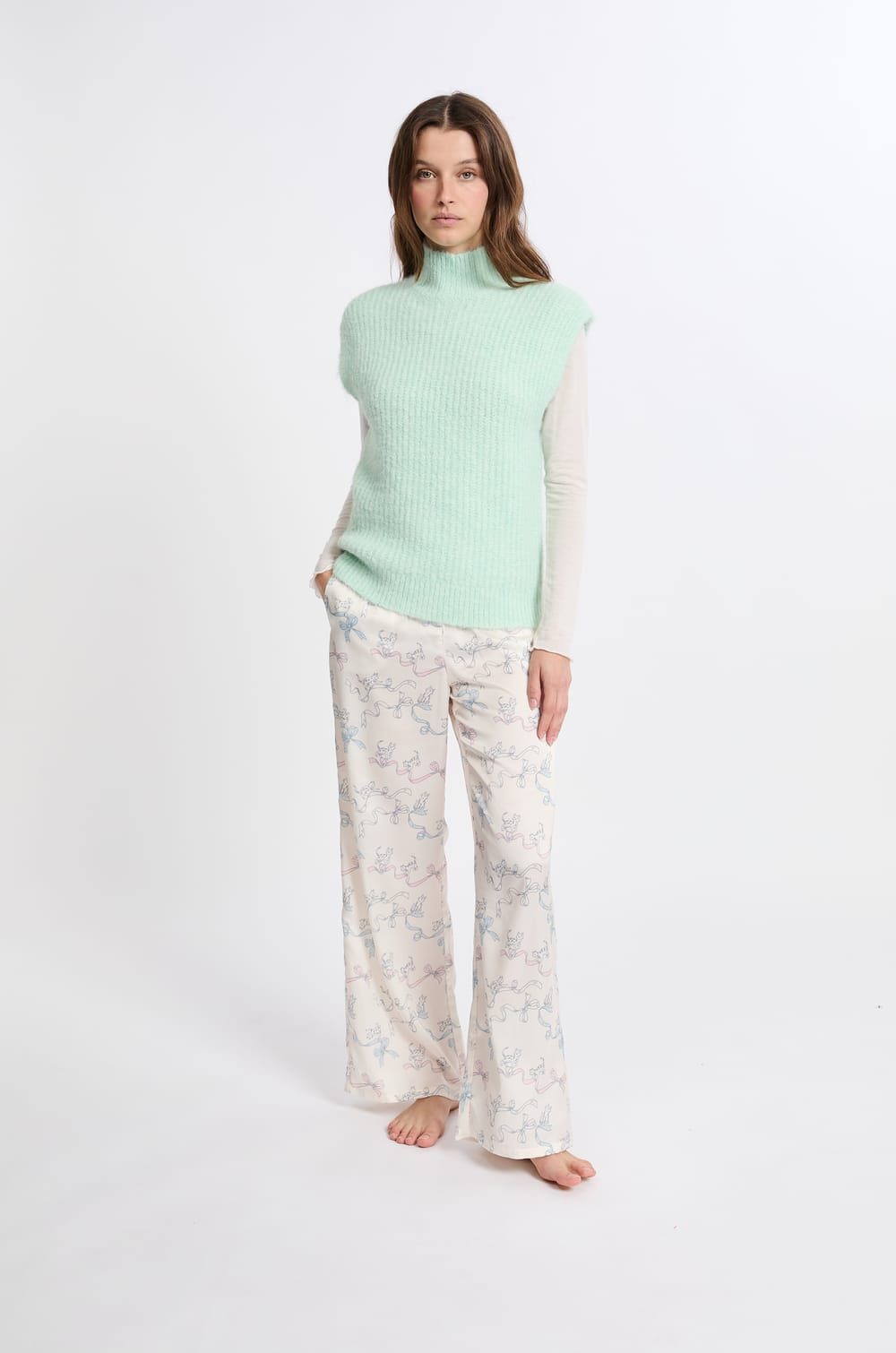 Pull sans manches col montant;${refinementColor}
