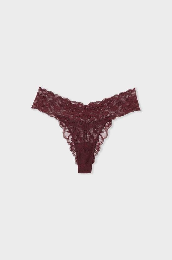 Tanga en dentelle;${refinementColor}