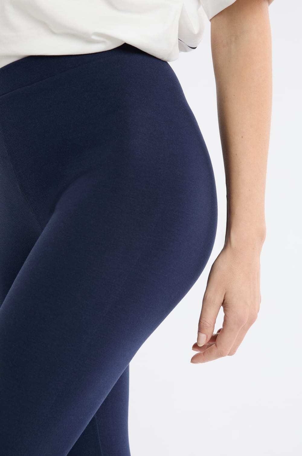 Długie legginsy;${refinementColor}