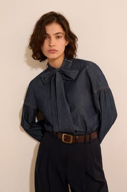 Chemise en jean avec lien &agrave; nouer;${refinementColor}