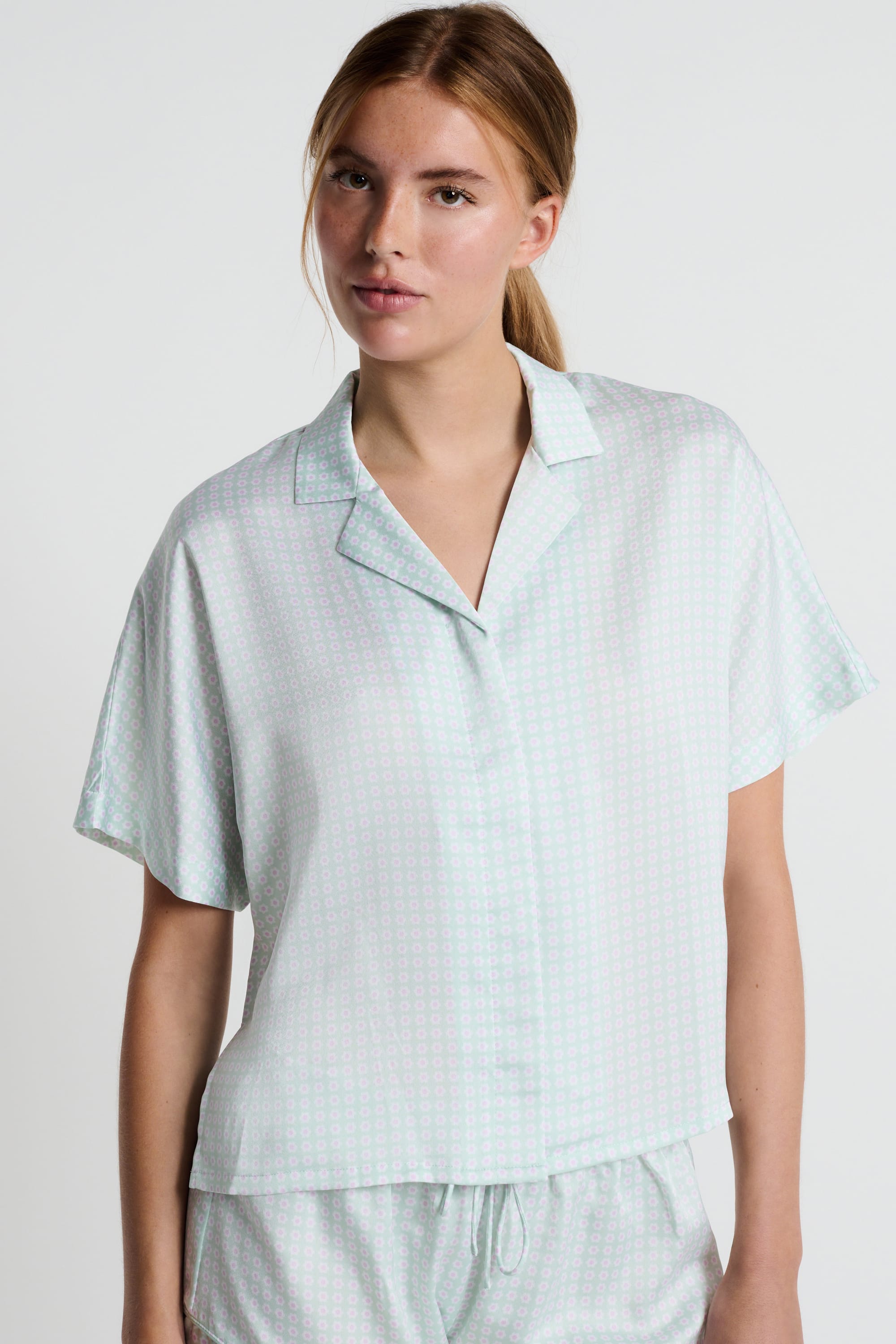 chemise de pyjama manches courtes à imprimé fleur