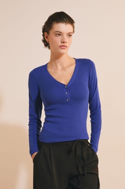 Pull manches longues &agrave; col V;${refinementColor}