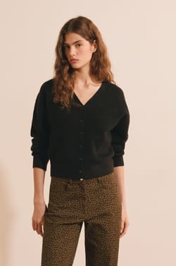 Cardigan col V;${refinementColor}