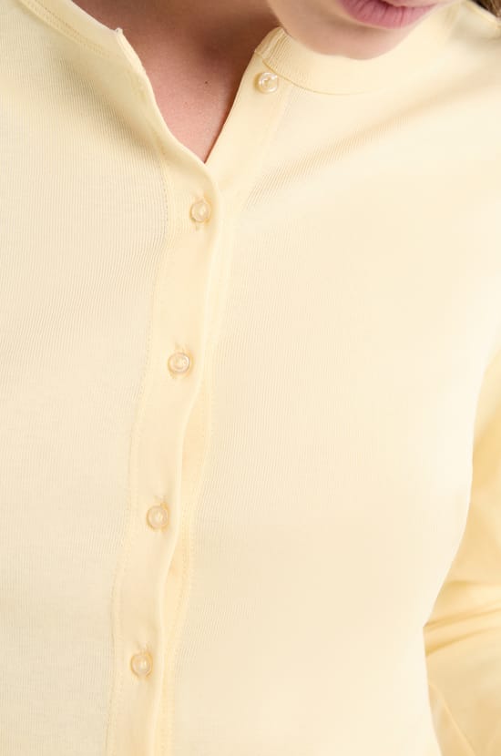 T-shirt boutonn&eacute; &agrave; manches longues en coton;${refinementColor}