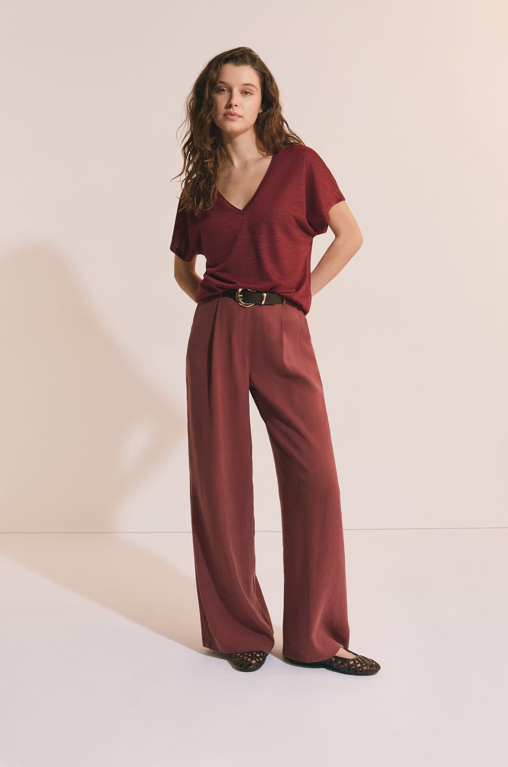 T-shirt manches courtes &agrave; col V;${refinementColor}