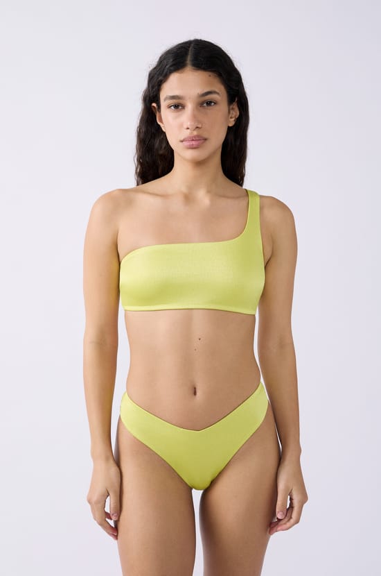 Asymmetrische bralette bikinitop;${refinementColor}