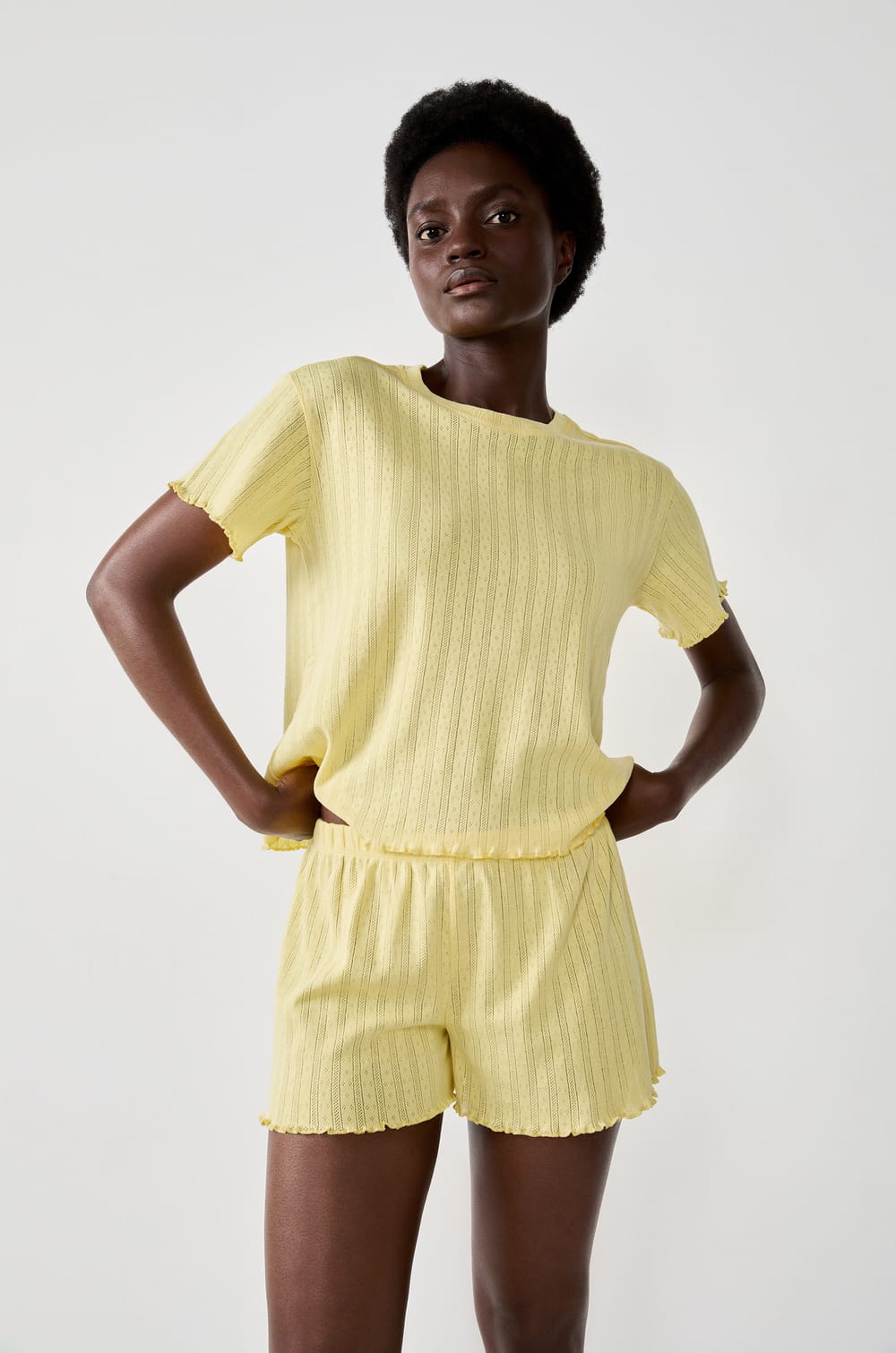 Short en pointelle;${refinementColor}