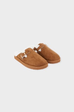 Chaussons mules avec fausse fourrure;${refinementColor}