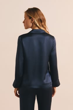 Long-sleeved silk pyjama shirt;${refinementColor}