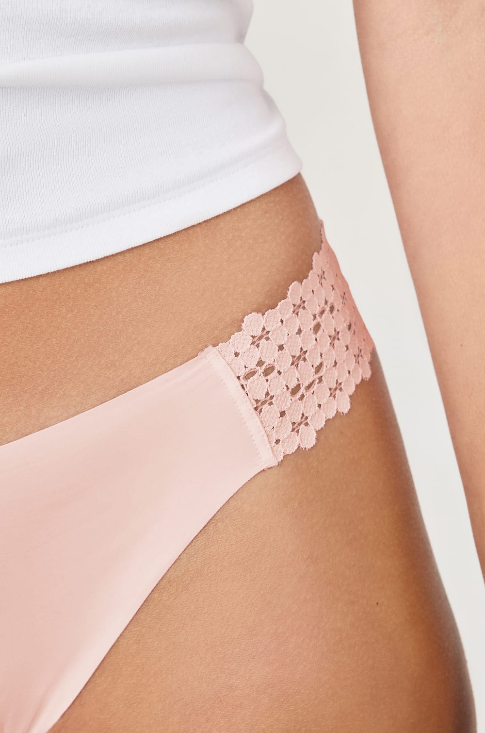 Culotte en microfibre et dentelle;${refinementColor}