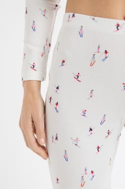 Leggings de pijama de punto suave con estampado de esquiadores;${refinementColor}
