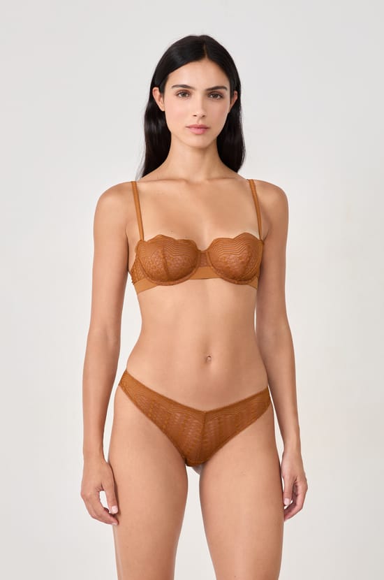 Culotte en dentelle;${refinementColor}