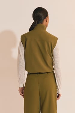 Veste sans manches col montant;${refinementColor}