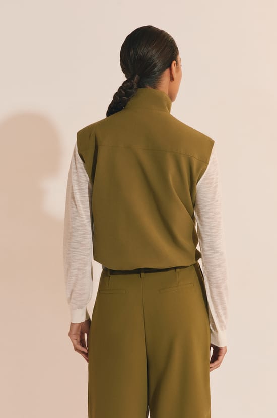 Veste sans manches col montant;${refinementColor}