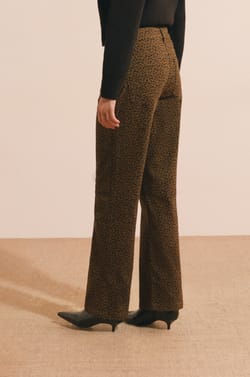 Pantalon &agrave; motif l&eacute;opard;${refinementColor}