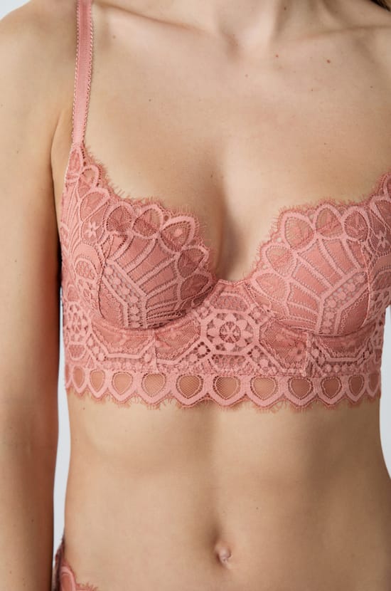 Balconette bra without cups in lace;${refinementColor}