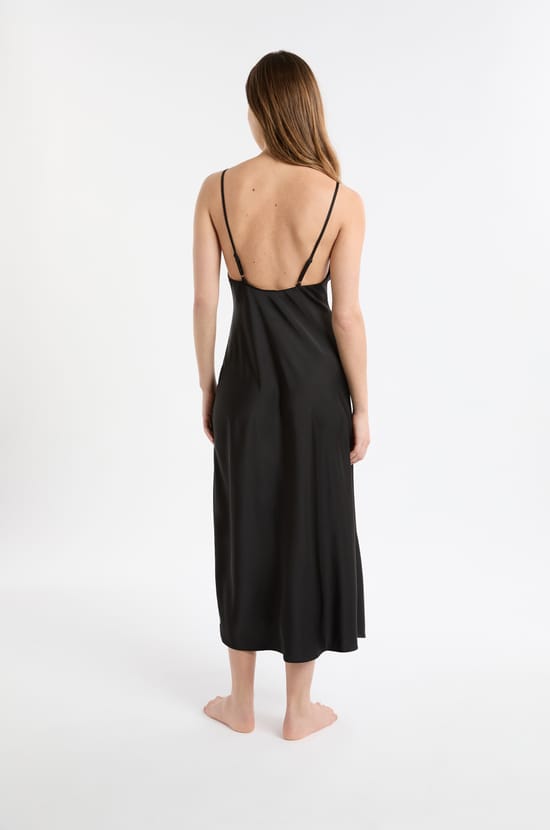 Langes Satin-N&eacute;glig&eacute;;${refinementColor}