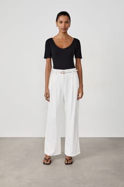 V-neck cotton backless T-shirt;${refinementColor}