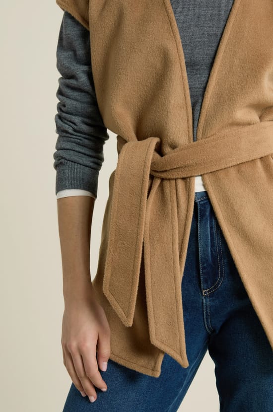 Veste sans manches ceintur&eacute;e;${refinementColor}