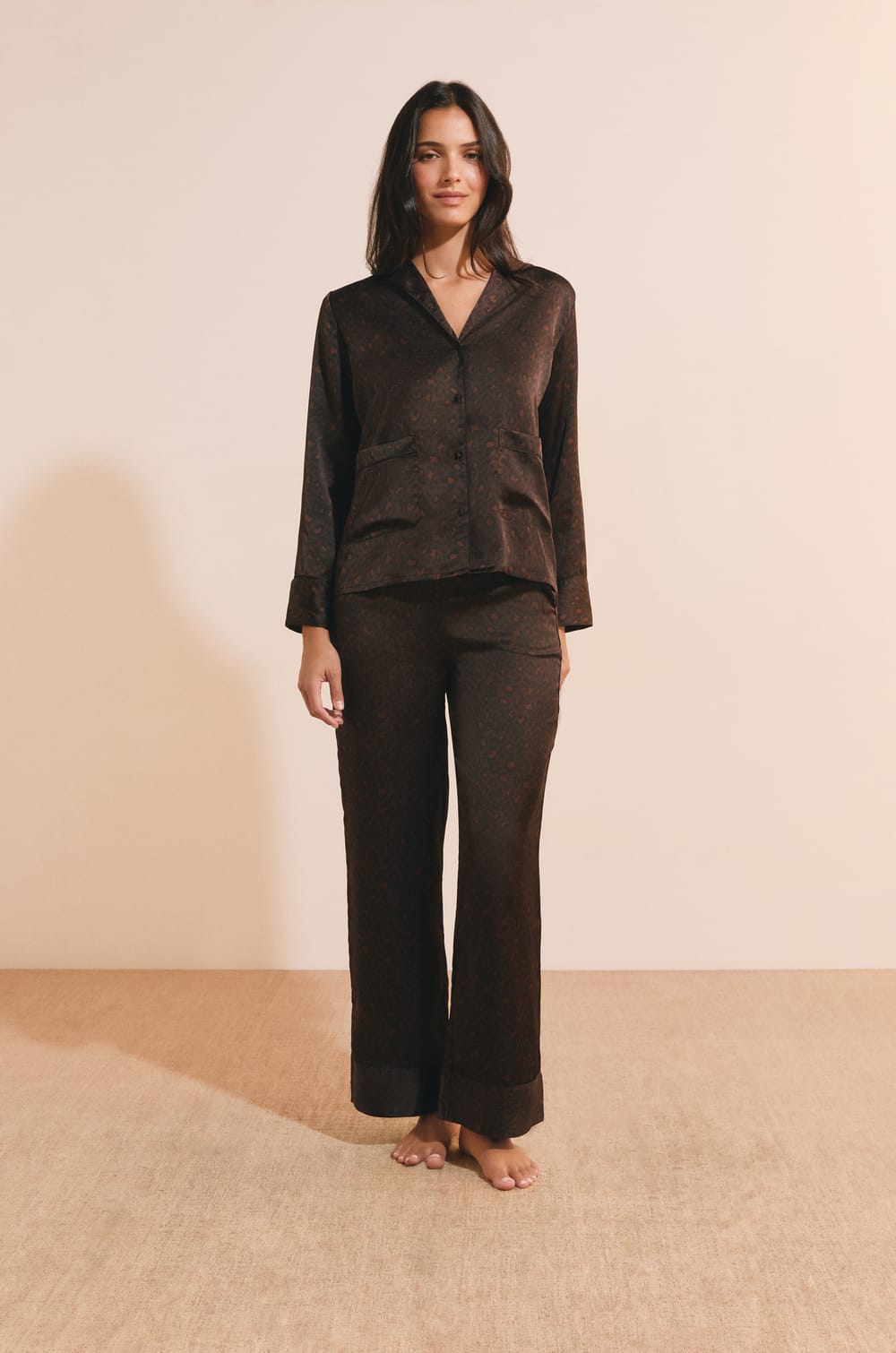 Chemise de pyjama satin&eacute;e &agrave; motifs;${refinementColor}