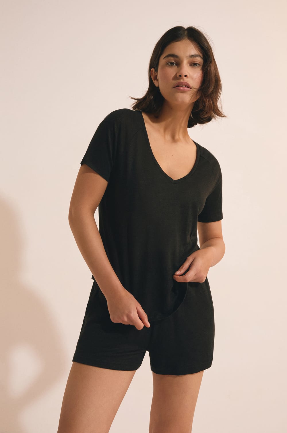 Short-sleeved T-shirt 100% linen;${refinementColor}