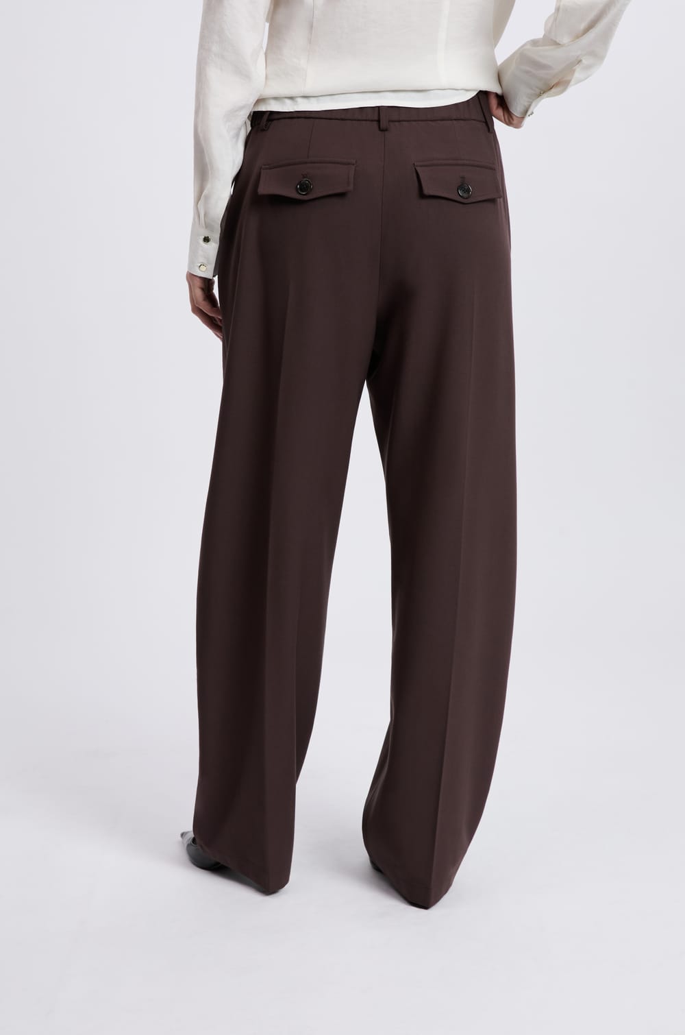 Wide Straight Trousers;${refinementColor}