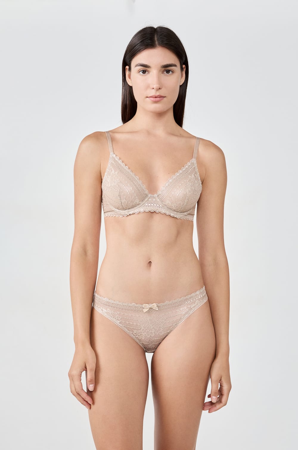 Culotte en dentelle;${refinementColor}