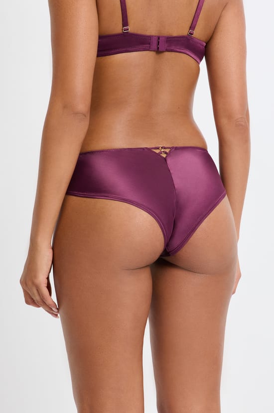 Hipster mit floraler Stickerei;${refinementColor}