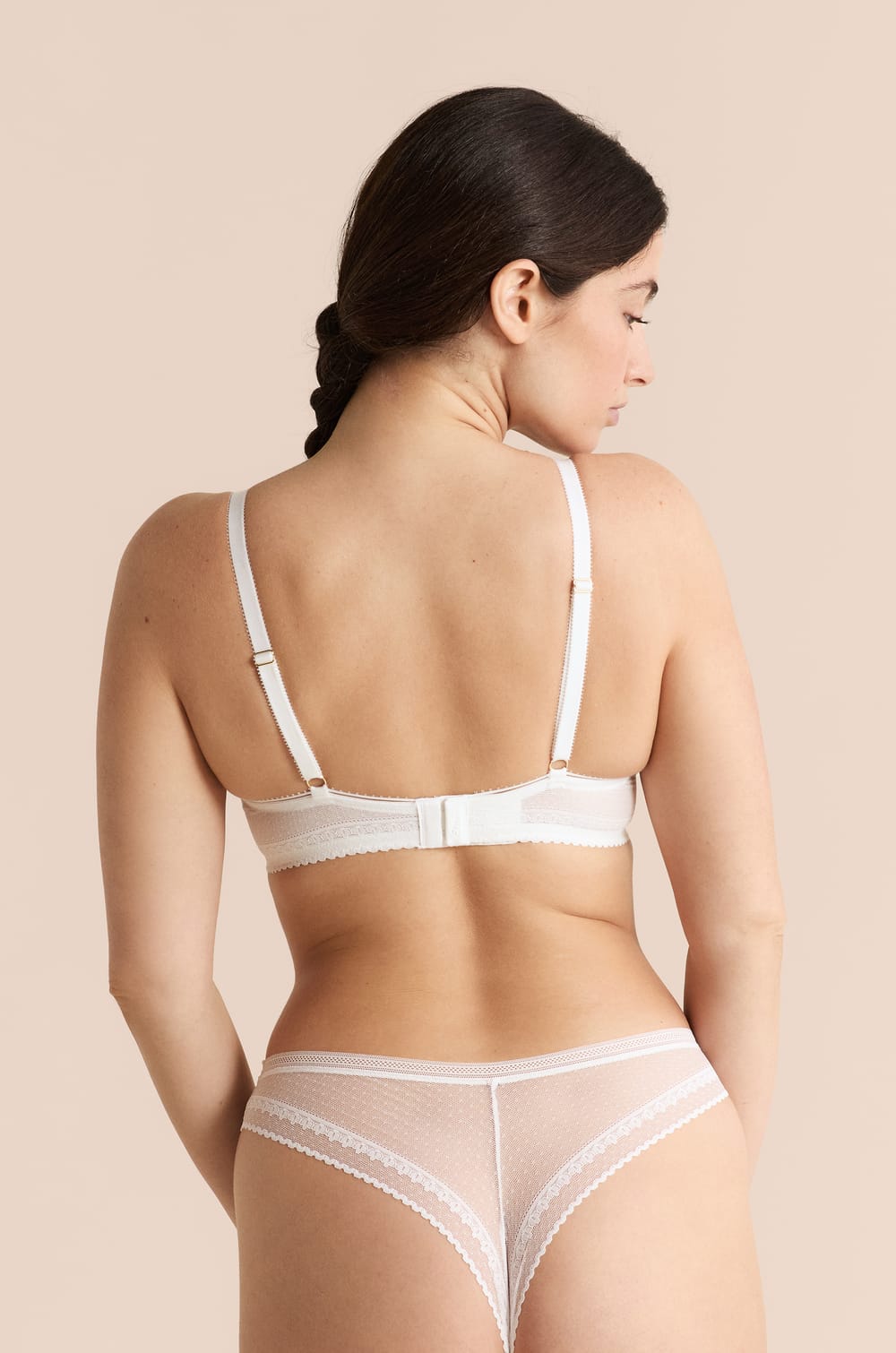 Soutien-gorge N.4 - Le coques fines en microfibre avec d&eacute;tails en dentelle;${refinementColor}